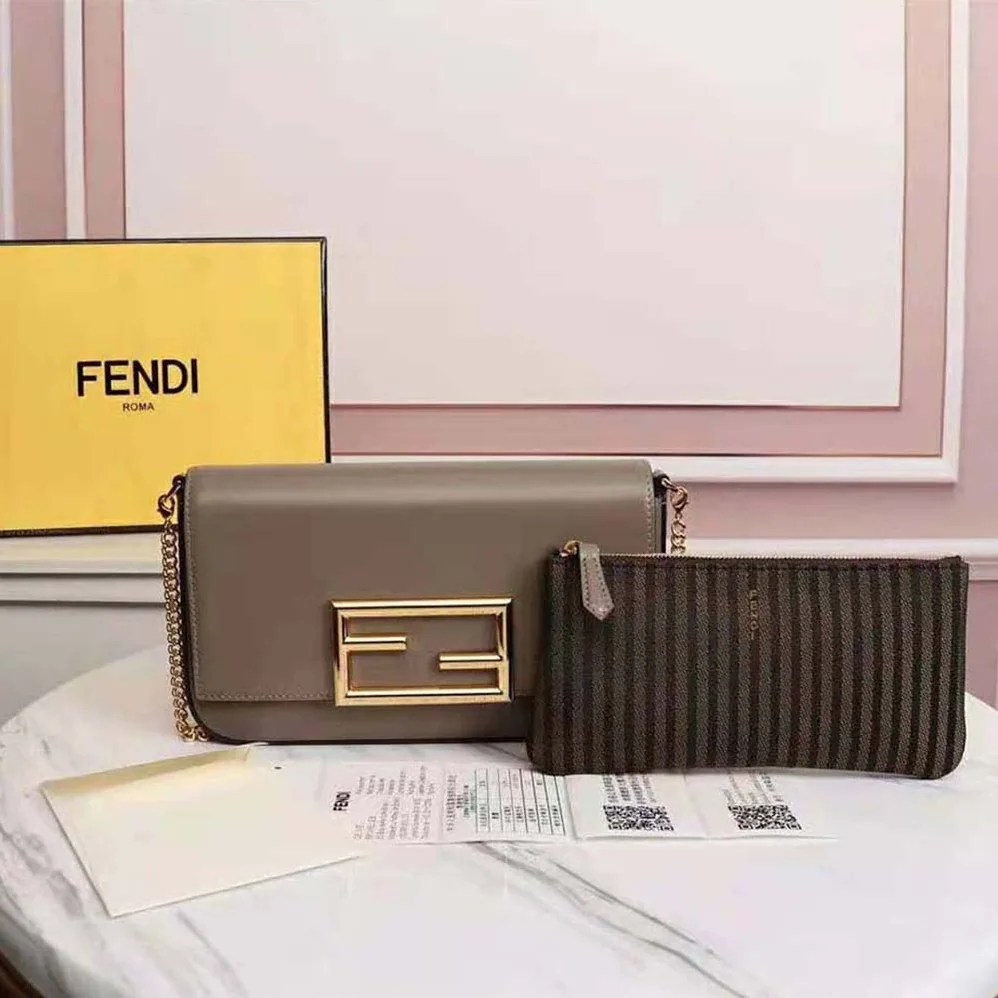 Fendi Wallet on Chain with Pouches Leather Mini-Bag for Women in Brown Fendi Wallet on Chain with Pouches Leather Mini-Bag for Women in Brown