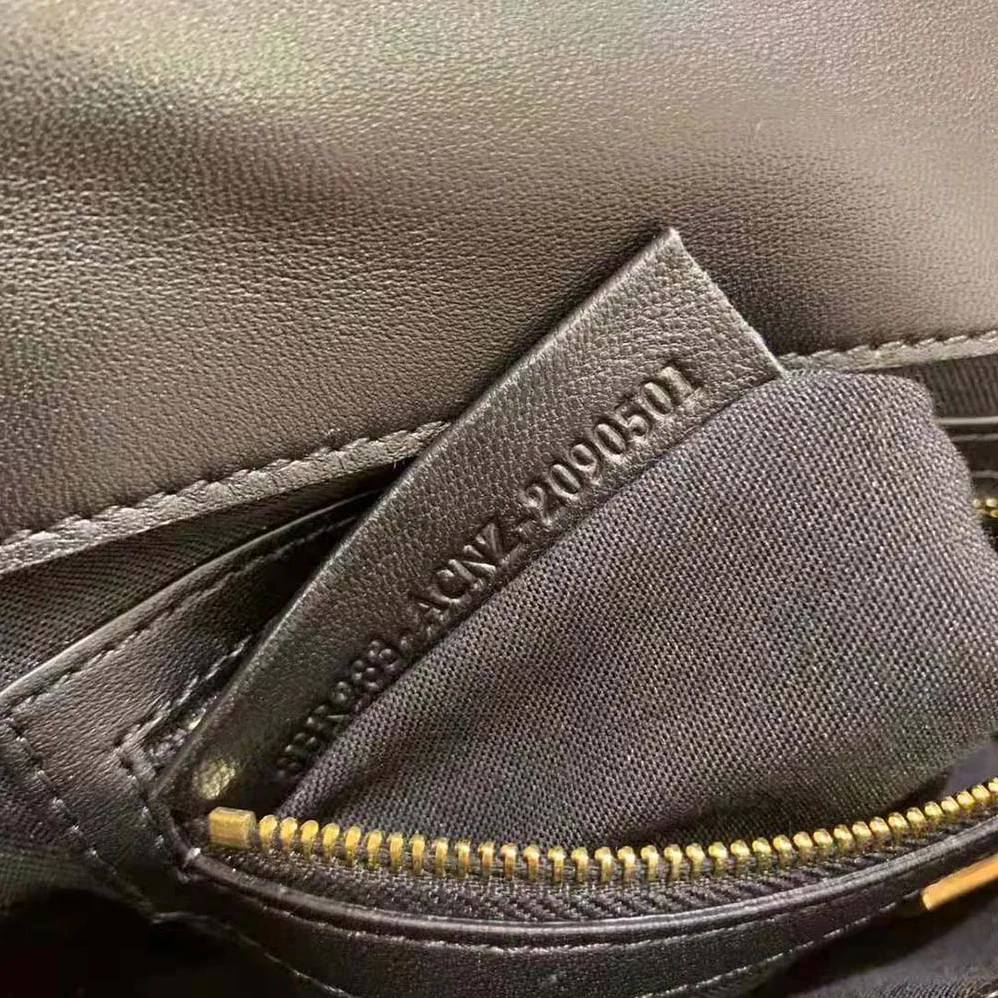 Fendi Baguette Chain Nappa Leather Bag for Women in Black Fendi Baguette Chain Nappa Leather Bag for Women in Black