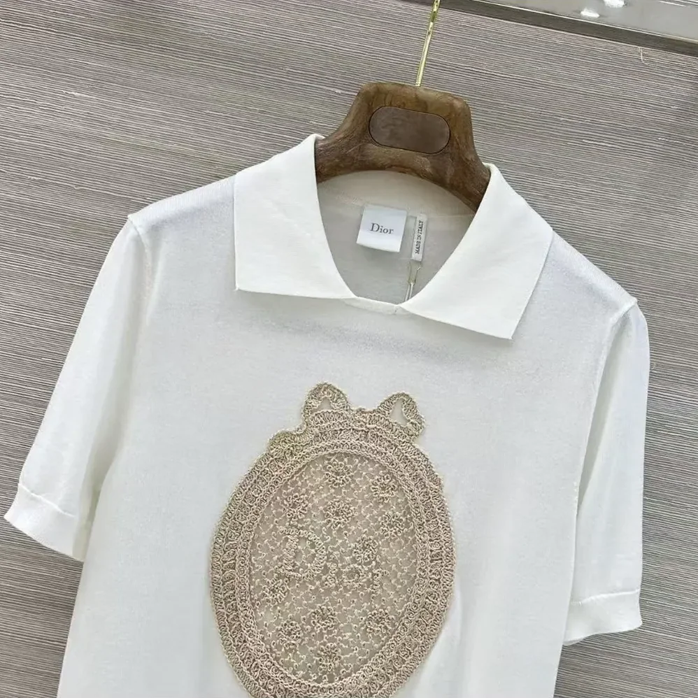 Dior Dioriviera Dior Médaillon Short-Sleeved Sweater Ecru Silk Knit for Women Dior Dioriviera Dior Médaillon Short-Sleeved Sweater Ecru Silk Knit for Women