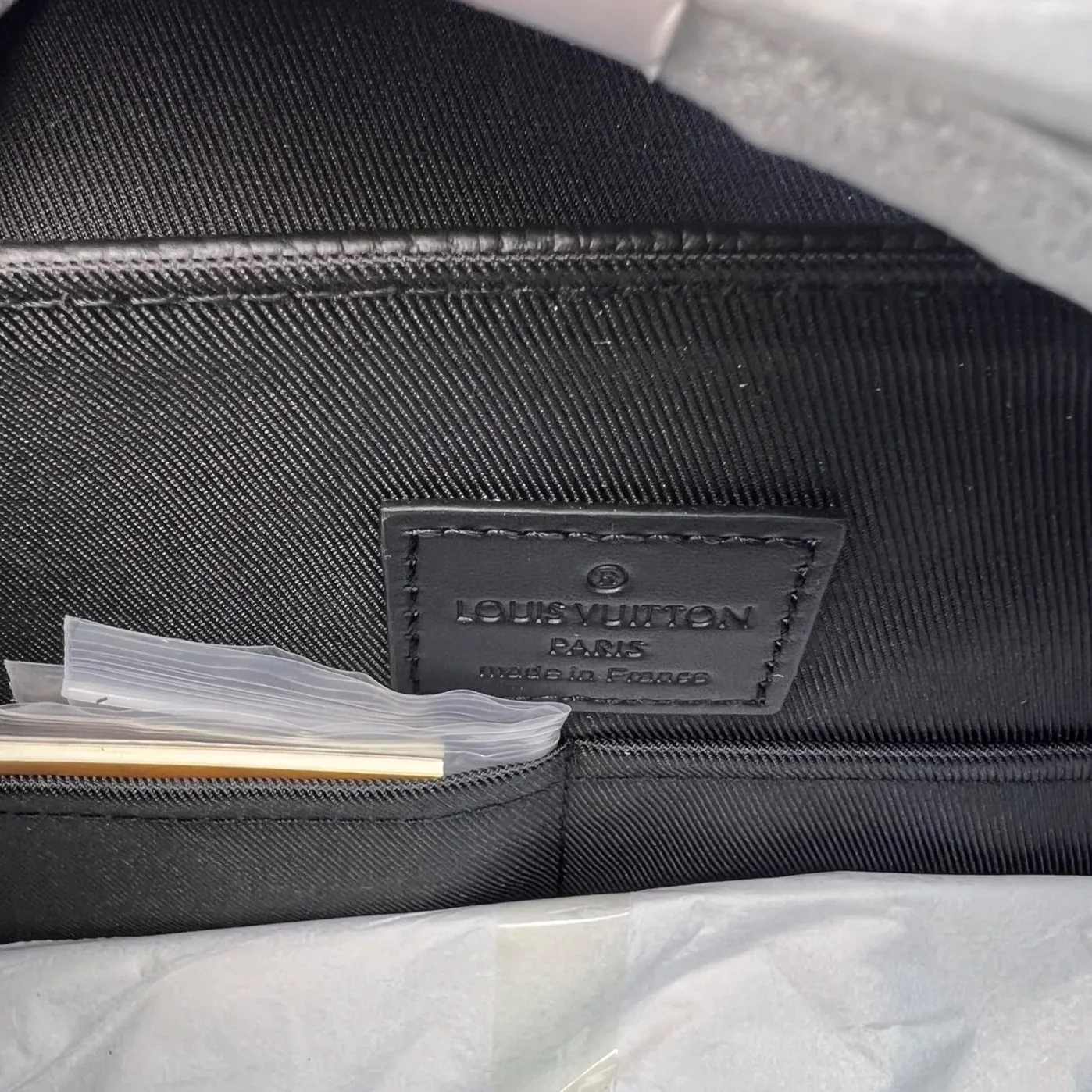Louis Vuitton Christopher Messenger Taurillon Black Louis Vuitton Christopher Messenger Taurillon Black