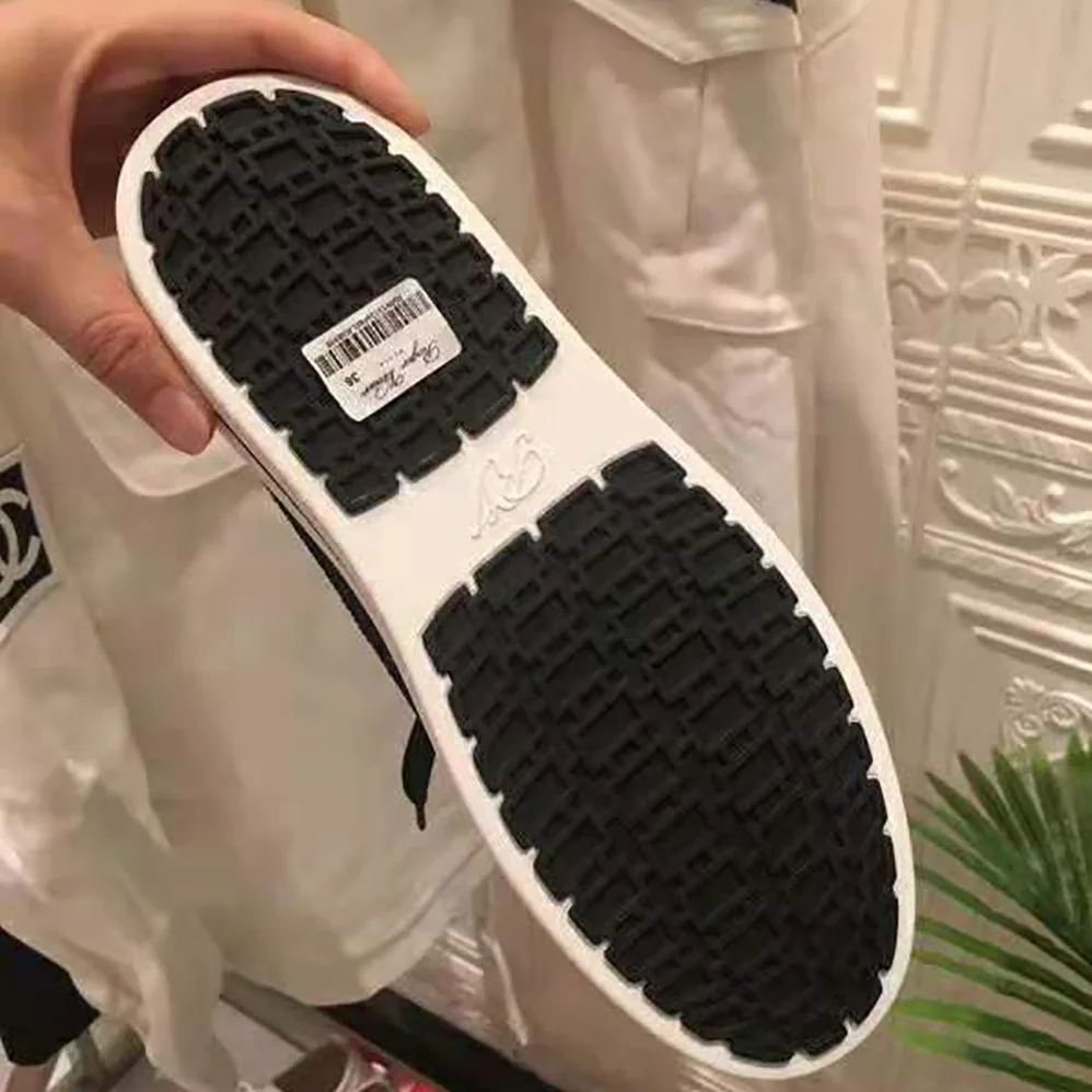 Roger Vivier Call Me Vivier Patch Sneakers for Women in Black