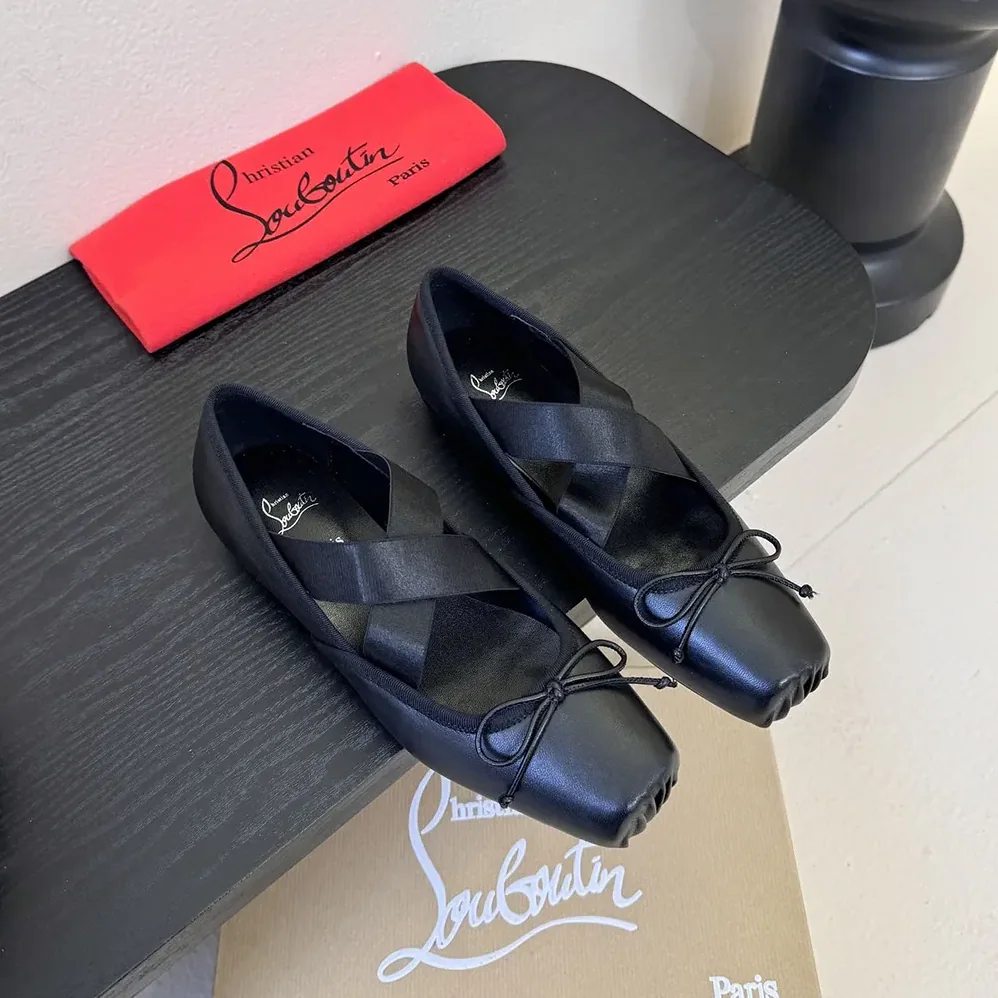 Christian Louboutin Cassiasticina Ballerinas Lamb Nappa Leather for Women in Black Christian Louboutin Cassiasticina Ballerinas Lamb Nappa Leather for Women in Black