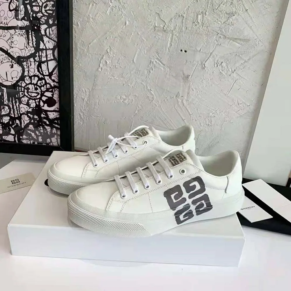 Givenchy Sneakers City Sport in Leather with Tag Effect 4G Print for Unisex in Black