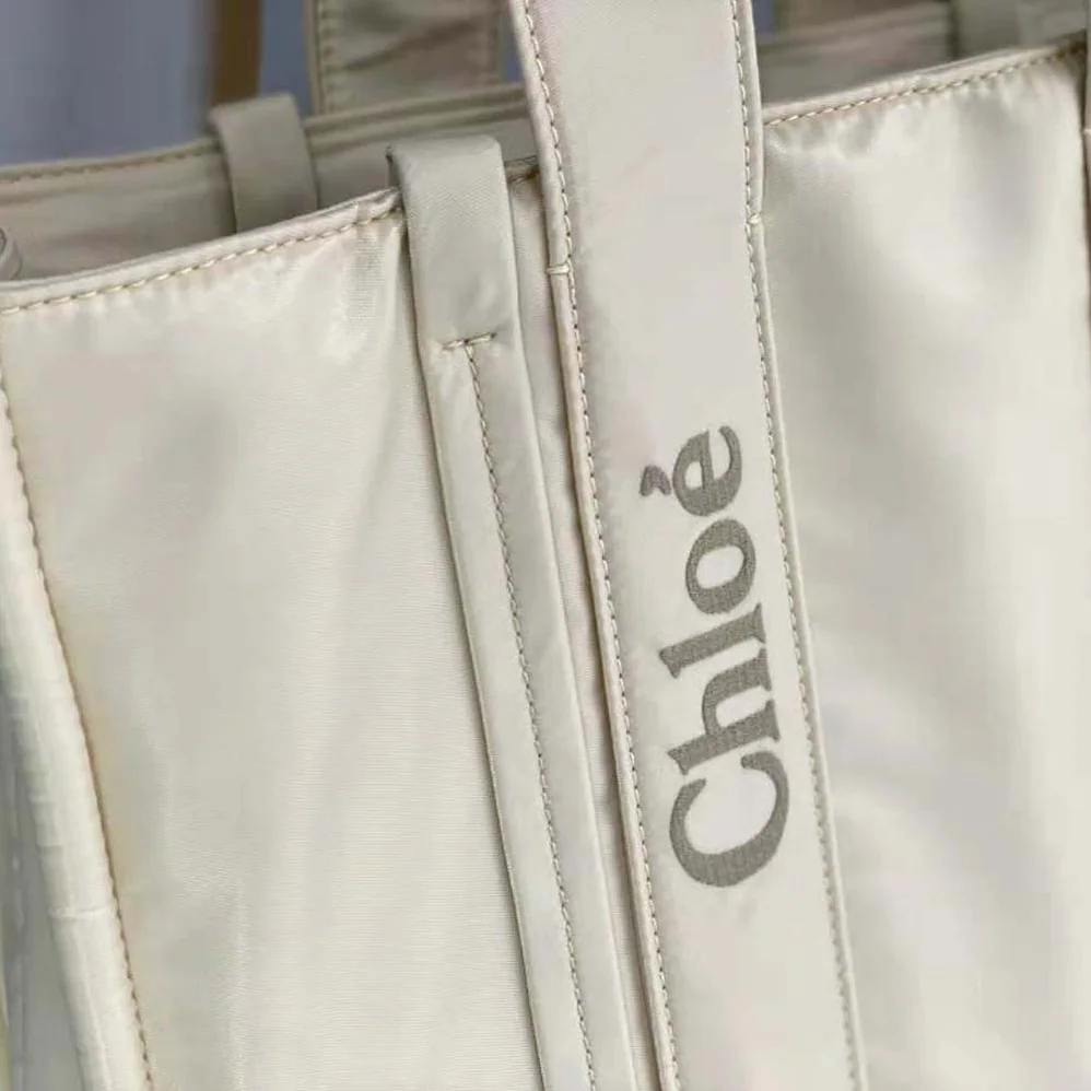 Chloe Large Woody Tote Bag for Women in White Chloe Large Woody Tote Bag for Women in White