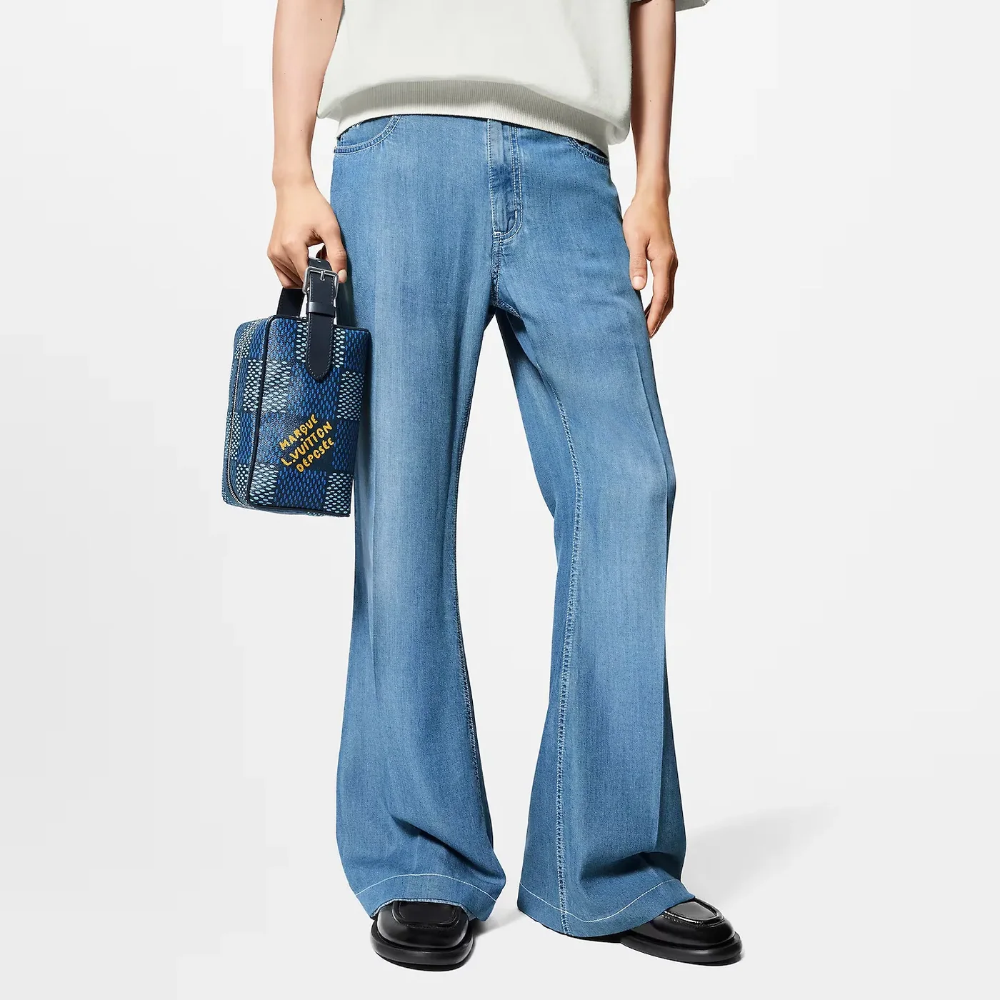 Louis Vuitton Locker Dopp Kit Blue 9.1 Inches/