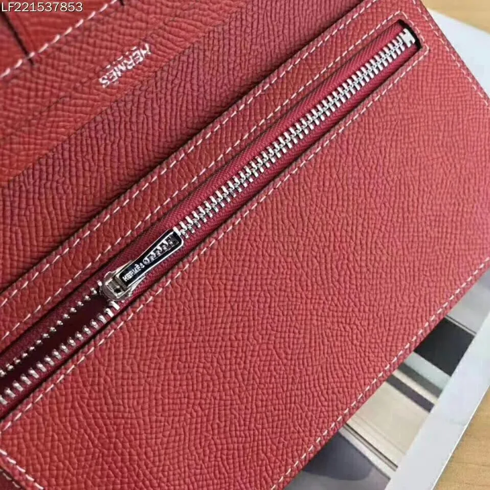 Hermes Medium Bearn Wallet in Epsom Calfskin Leather in Red