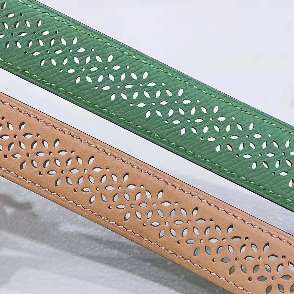 Hermes Mors H Belt Buckle & Reversible Leather Strap 24 mm for Women in Green Hermes Mors H Belt Buckle & Reversible Leather Strap 24 mm for Women in Green
