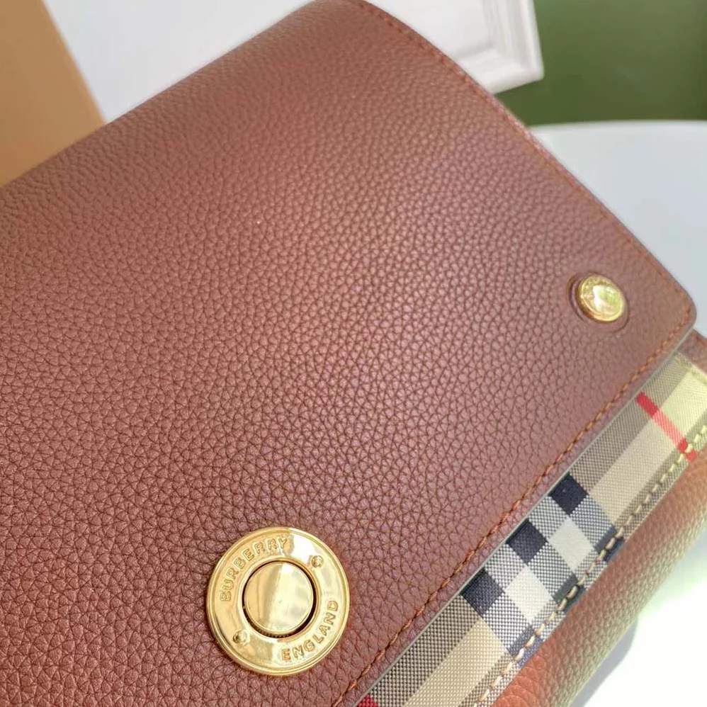 Burberry Vintage Check and Leather Note Crossbody Bag for Women in Brown Burberry Vintage Check and Leather Note Crossbody Bag for Women in Brown