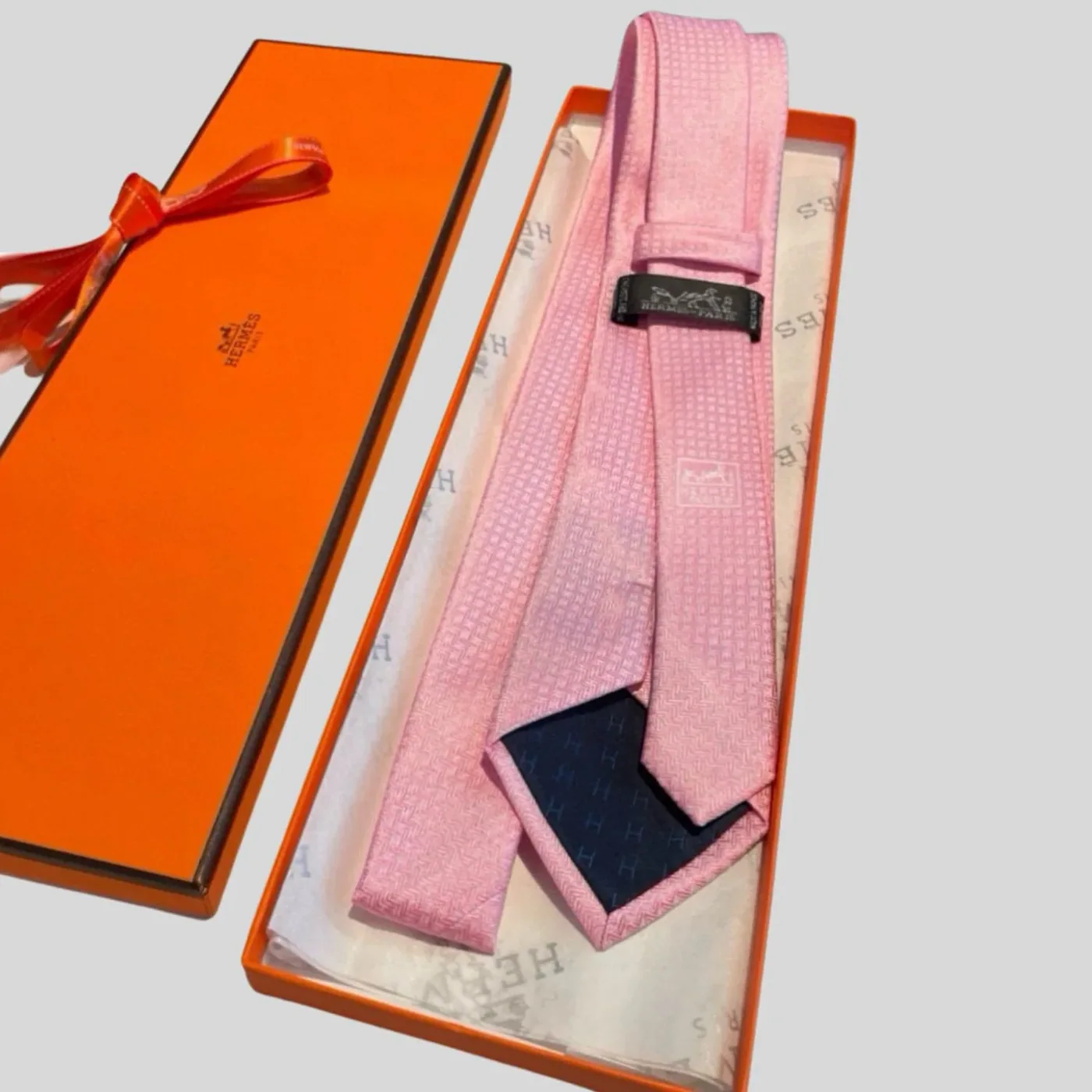 Hermes Elegent Rose Silk Tie Hermes Elegent Rose Silk Tie
