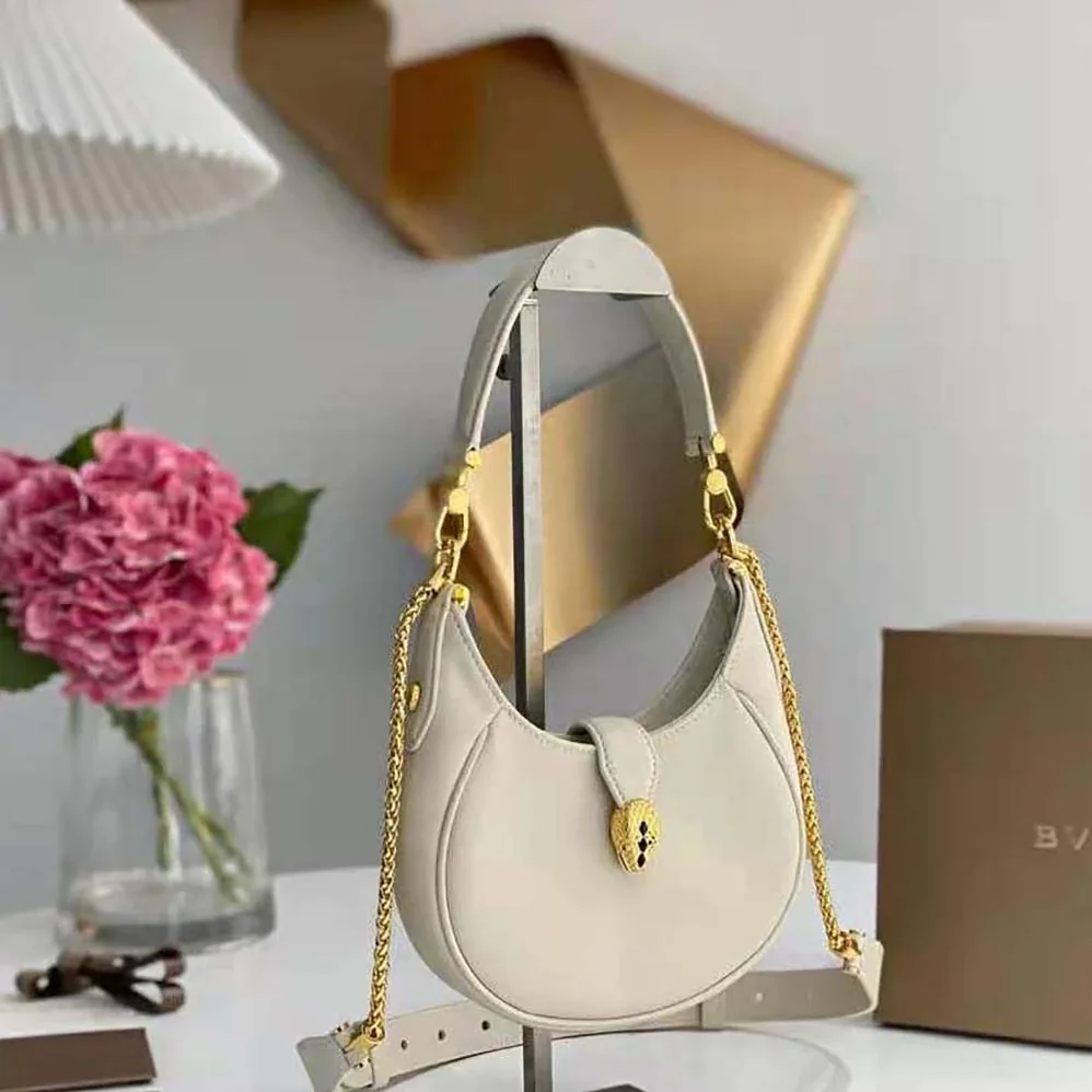 Bvlgari Serpenti Ellipse Crossbody Bag in Calf Leather for Women in White Bvlgari Serpenti Ellipse Crossbody Bag in Calf Leather for Women in White