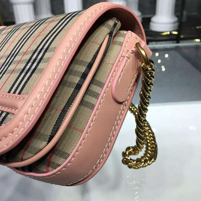 Burberry The 1983 Check Link Bag Leather Trim for Women in Pink Burberry The 1983 Check Link Bag Leather Trim for Women in Pink