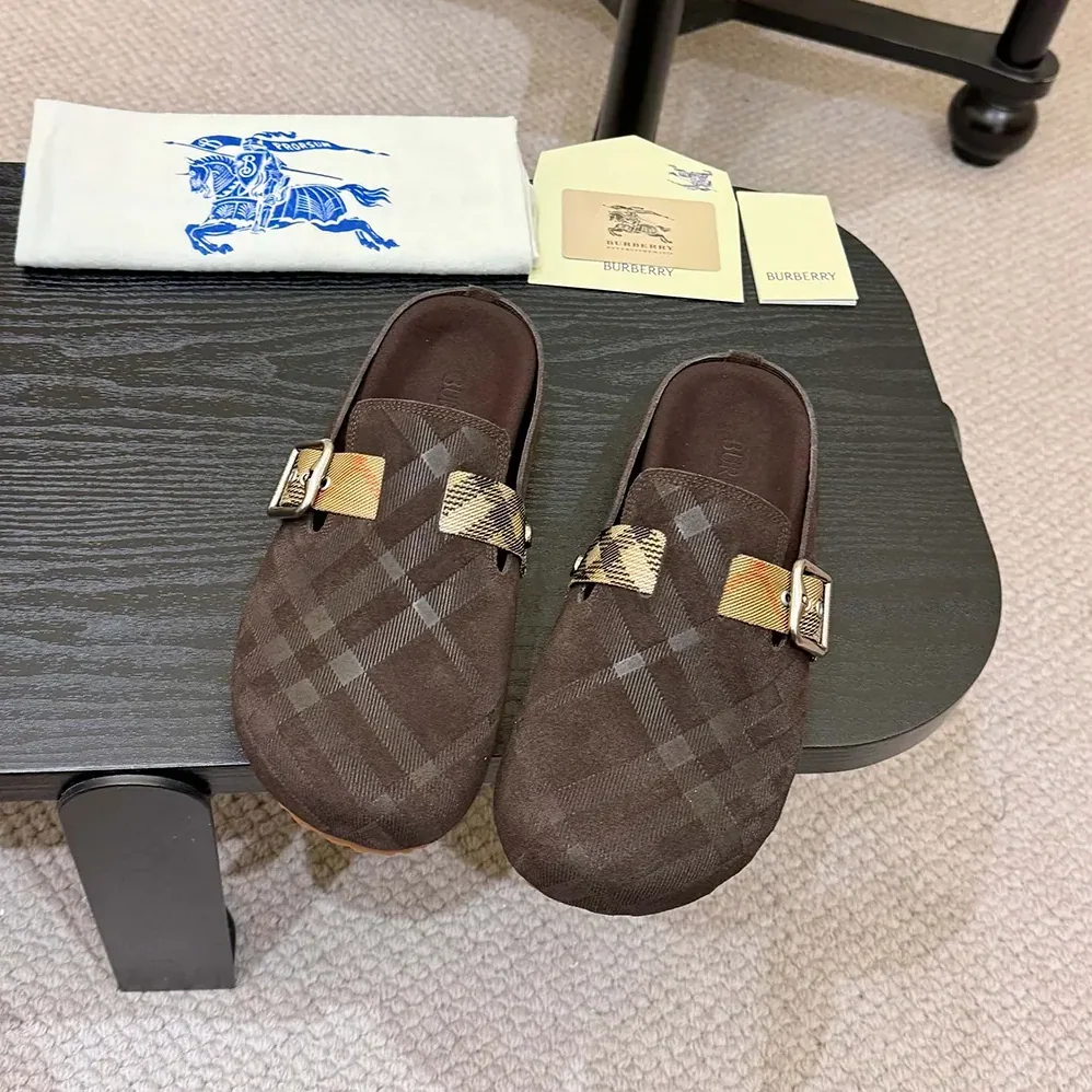 Burberry Check Denim Urchin Clogs for Unisex in Snug Brown Burberry Check Denim Urchin Clogs for Unisex in Snug Brown