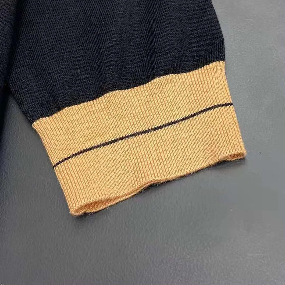 Loewe Cropped Sweater in Wool for Women in Black Loewe Cropped Sweater in Wool for Women in Black
