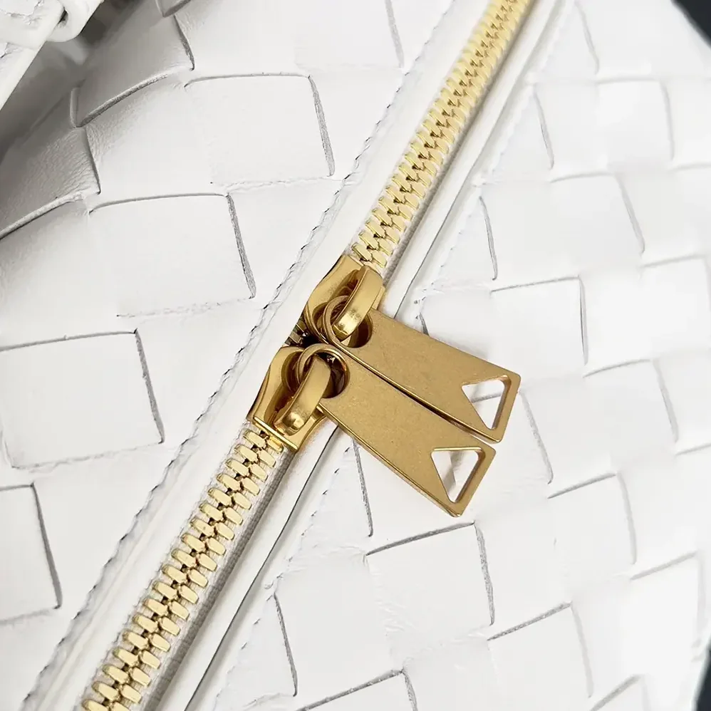 Bottega Veneta Bang Bang Vanity Case for Women in White Bottega Veneta Bang Bang Vanity Case for Women in White