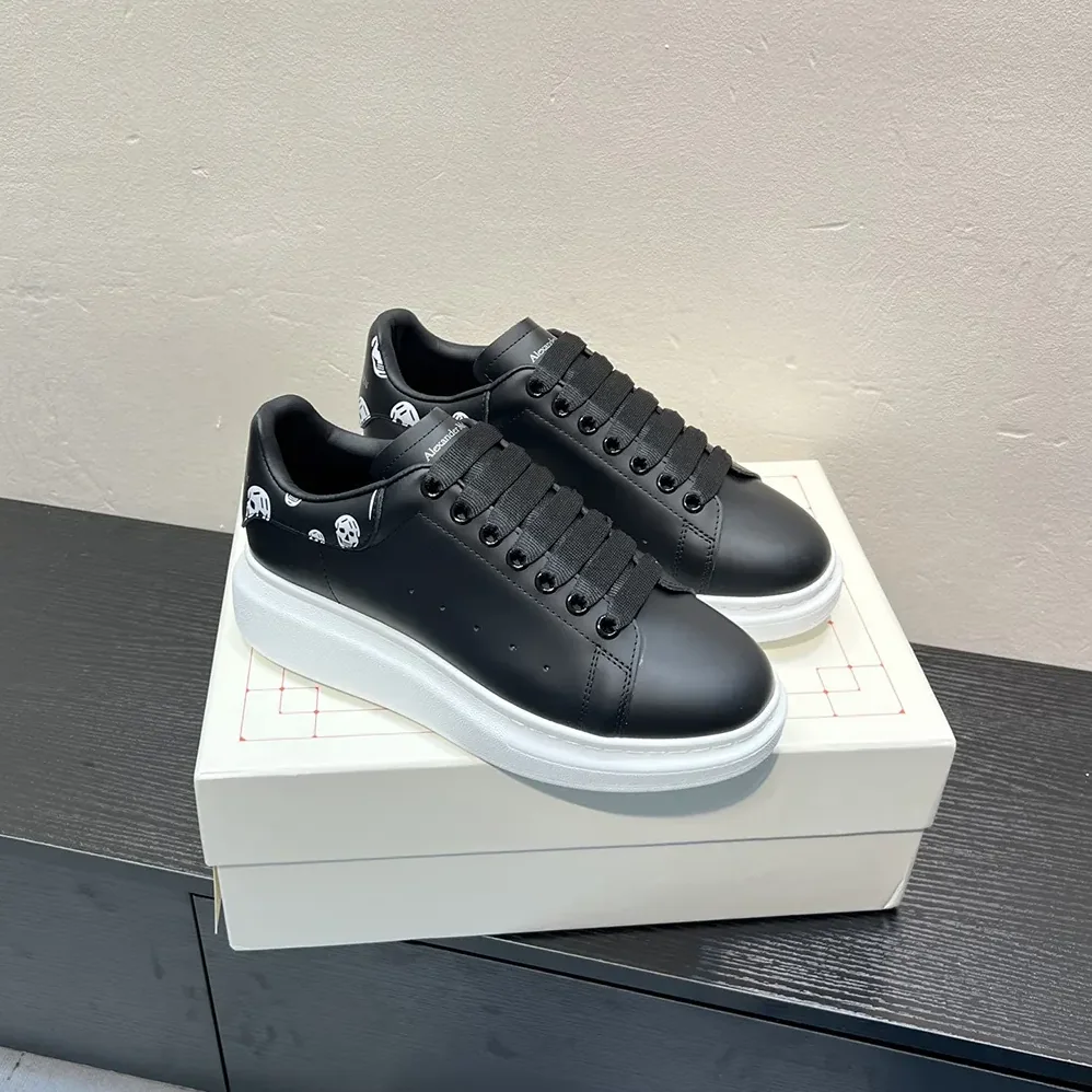 Alexander Mcqueen Oversized Sneaker in Black for Unisex in White