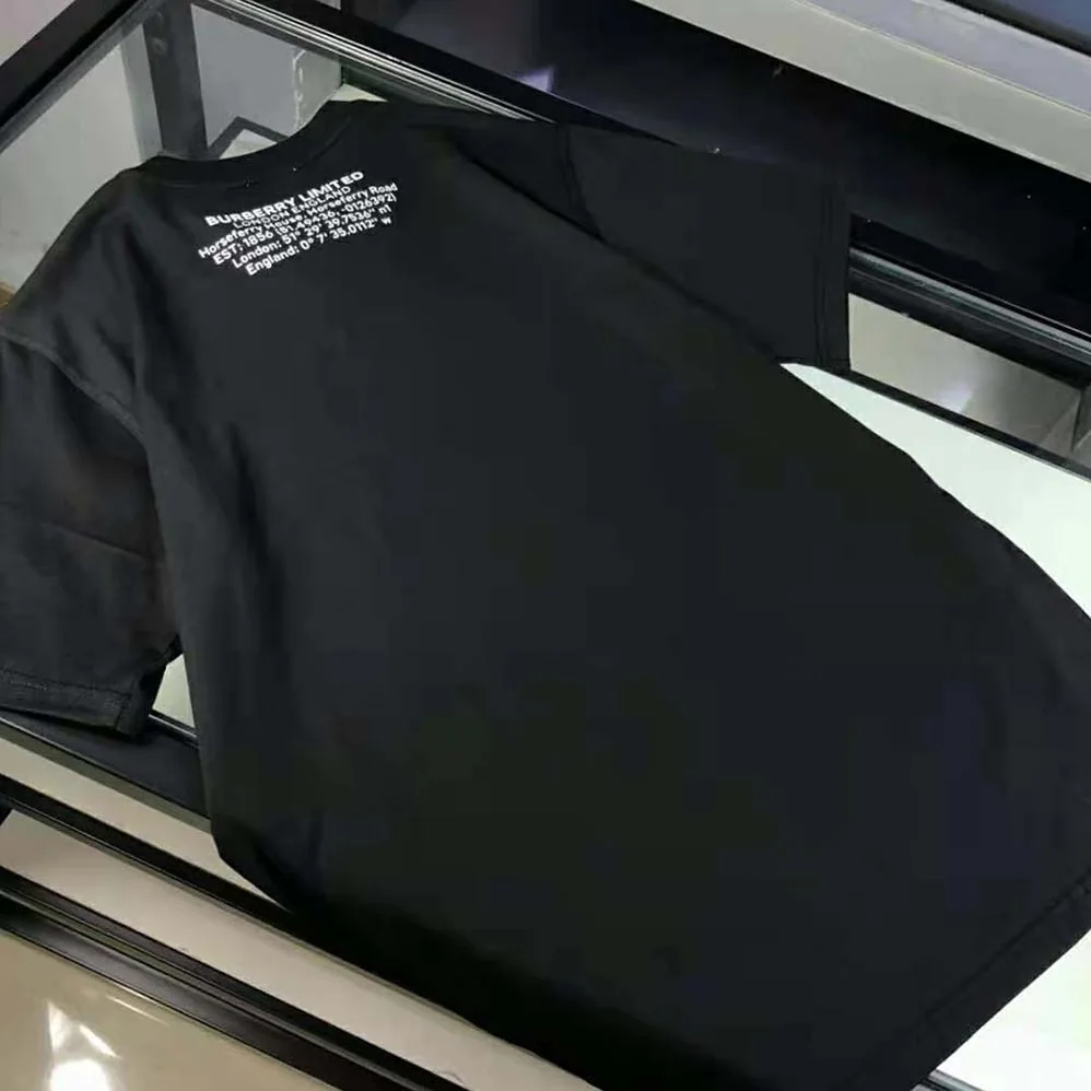 Burberry Shark Graphic Cotton Oversized T-shirt for Men in Black