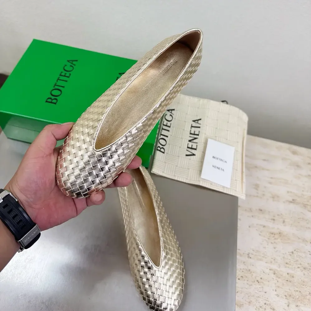 Bottega Veneta Rosa Ballerina for Women in Gold