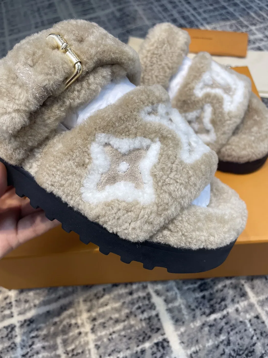 Louis Vuitton Paseo Flat Comfort Mule Grey for Women Louis Vuitton Paseo Flat Comfort Mule Grey for Women