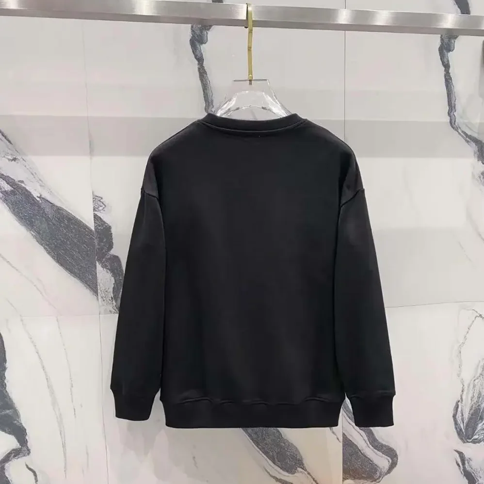 Loewe Anagram Regular Fit Sweatshirt in Cotton for Men in Black/Red Loewe Anagram Regular Fit Sweatshirt in Cotton for Men in Black/Red