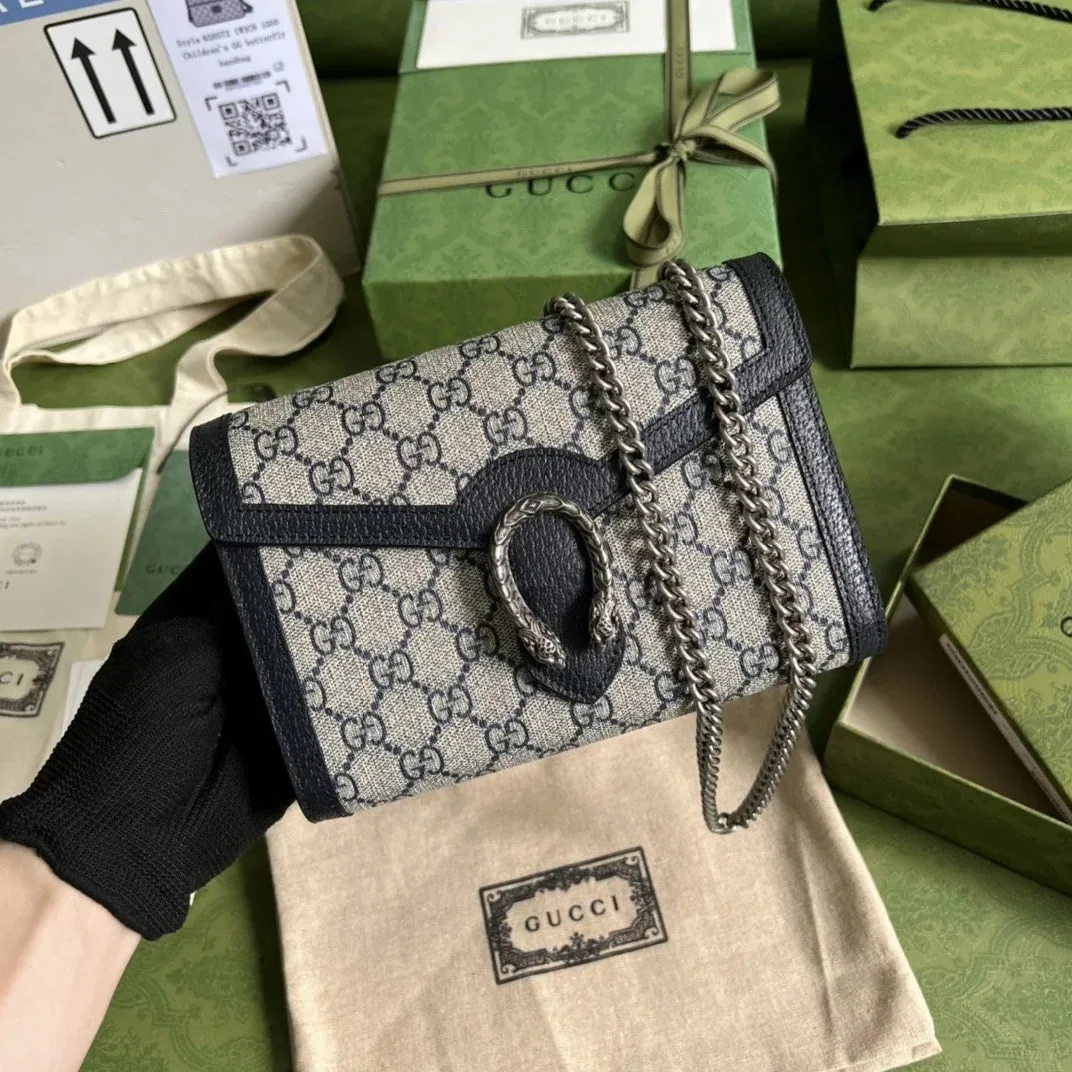 Gucci Dionysus Chain Wallet Shoulder Bag / Beige/ Blue GG Supreme Canvas Palladium Hardware Gucci Dionysus Chain Wallet Shoulder Bag / Beige/ Blue GG Supreme Canvas Palladium Hardware