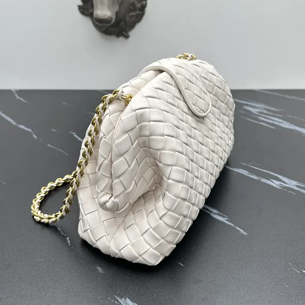 Bottega Veneta Teen Lauren 1980 With Chain for Women in White Bottega Veneta Teen Lauren 1980 With Chain for Women in White