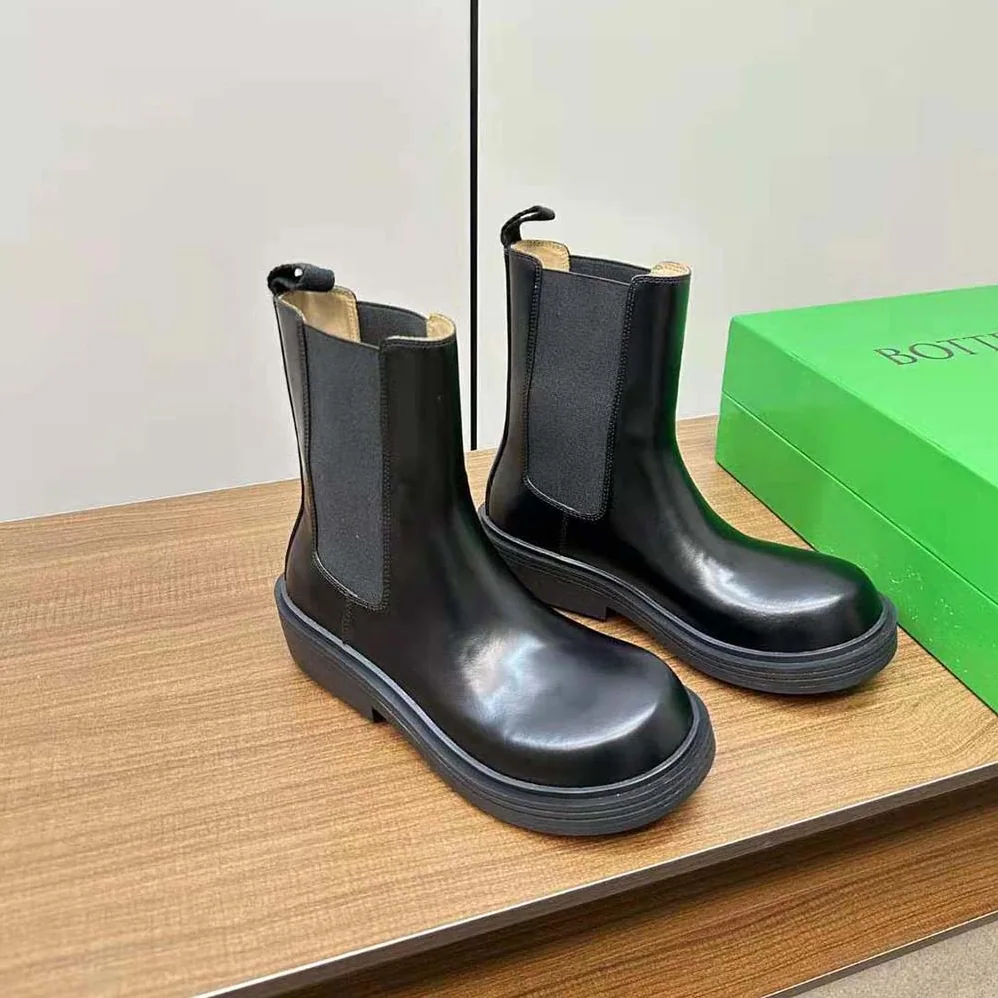 Bottega Veneta Fireman Chelsea Ankle Boot for Women in Black Bottega Veneta Fireman Chelsea Ankle Boot for Women in Black