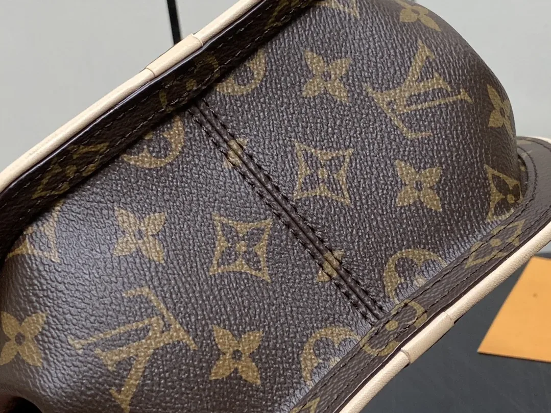 Louis Vuitton Around Me PM Brown / Louis Vuitton Around Me PM Brown /